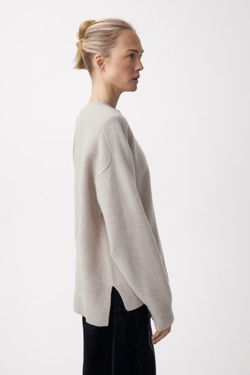 Dive Open Back V Sweater