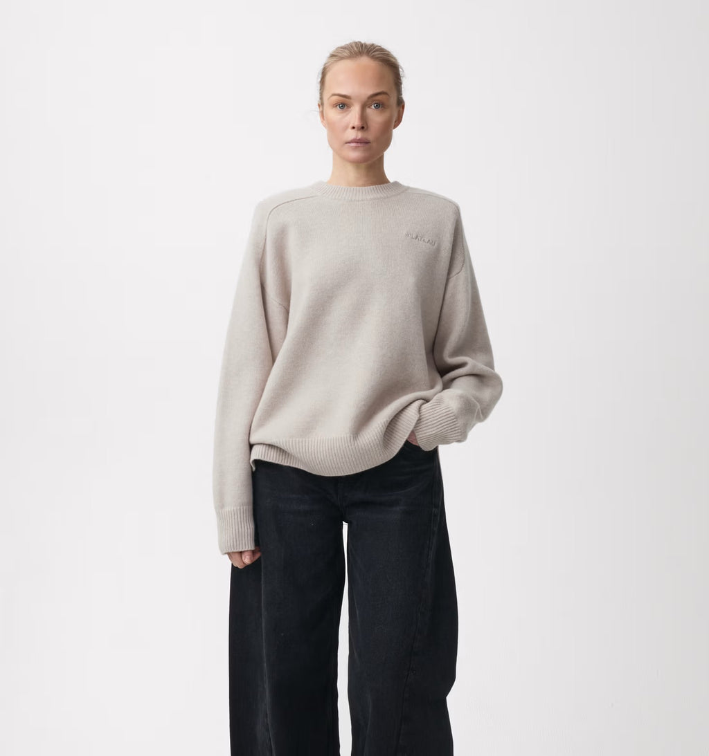 Dive Open Back V Sweater