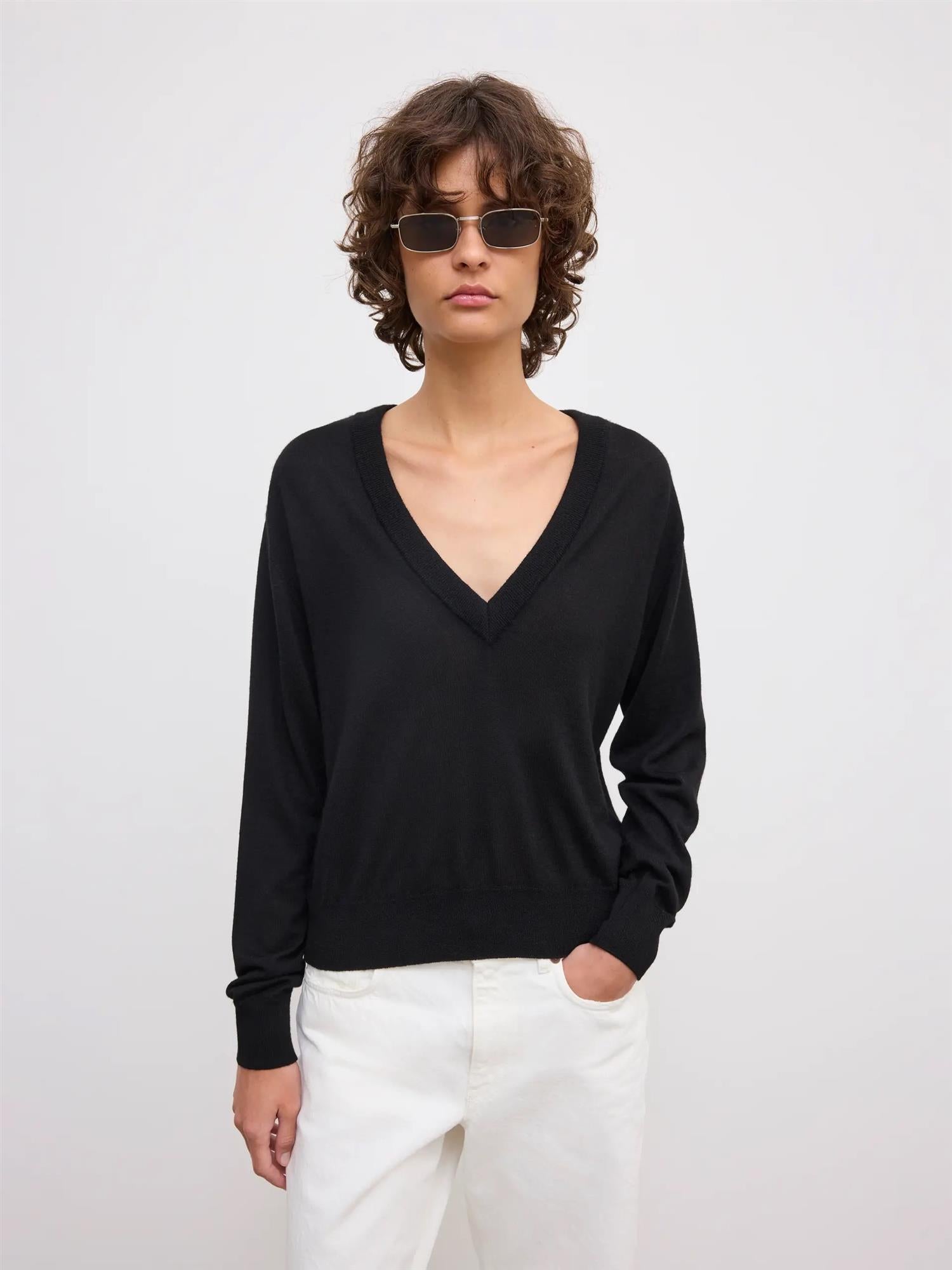 Cashmere V-Neck