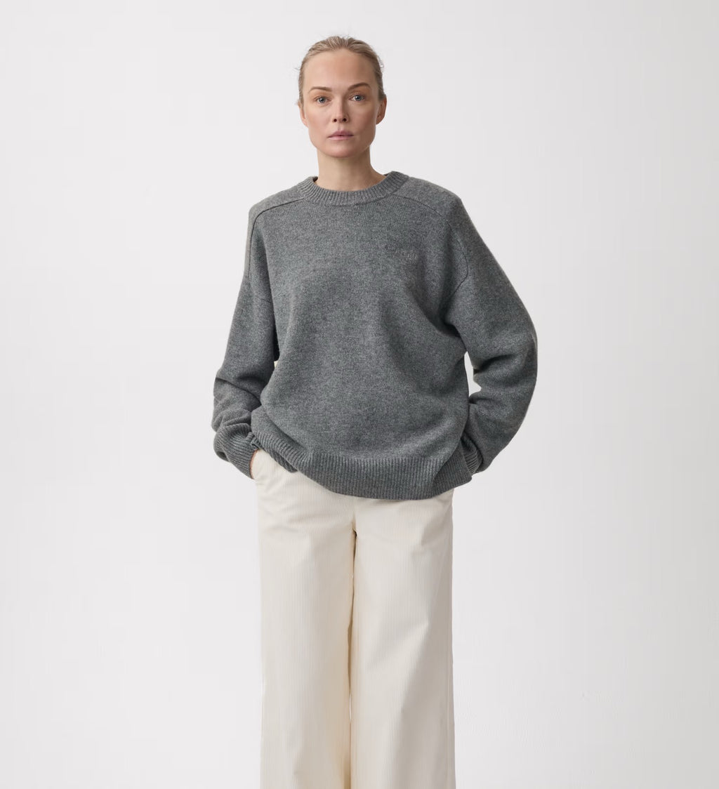 Dive Open Back V Sweater