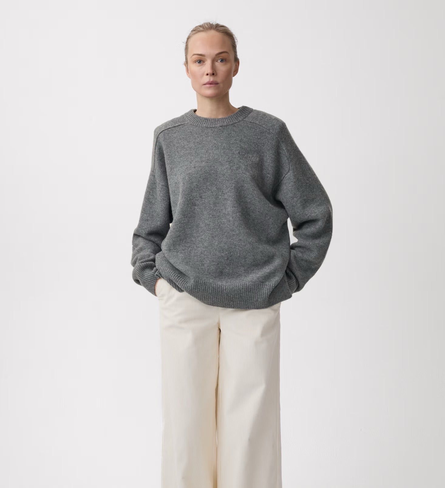 Dive Open Back V Sweater
