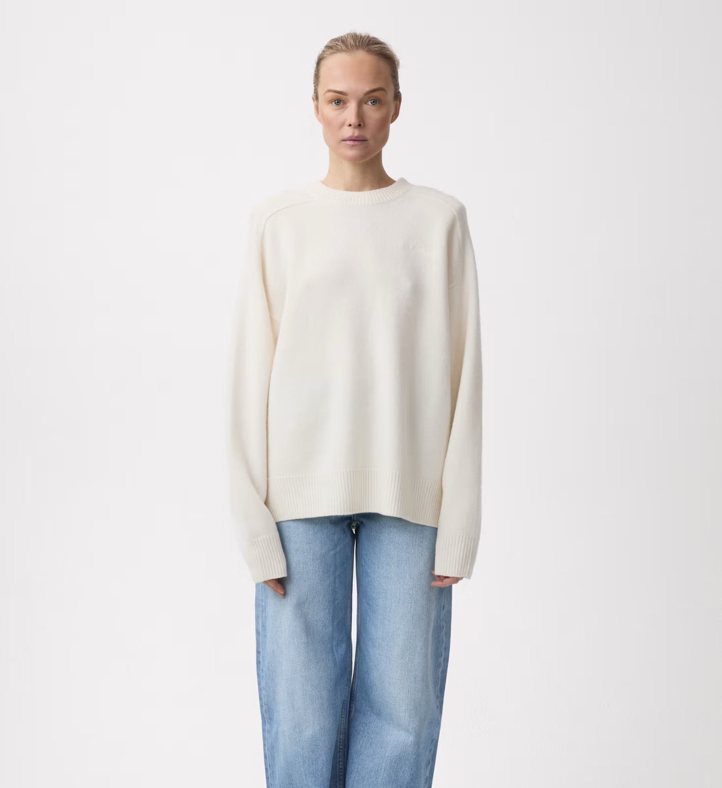 Dive Open Back V Sweater
