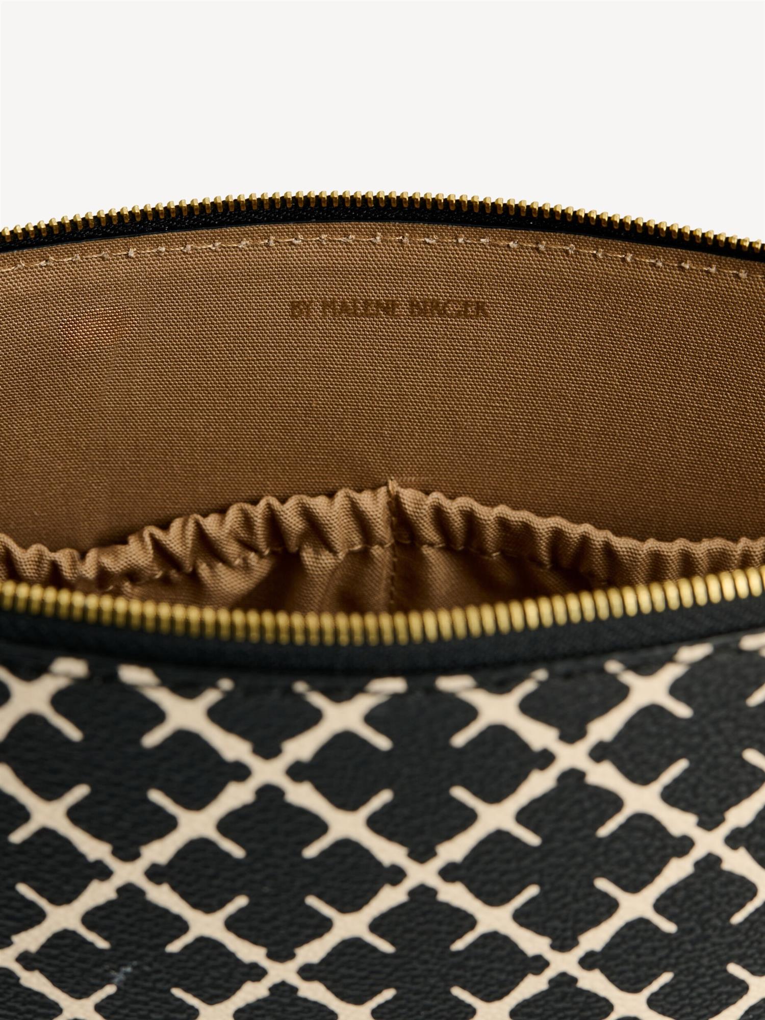 Bae Medium Cosmetic Case